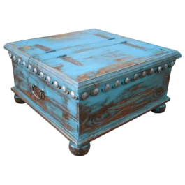 baul-rustico-exclusivo-de-madera-color-turquesa-con-conchos1