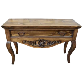 consola-de-madera-con-detalles-tallados-a-mano