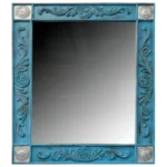 espejo-con-marco-color-turquesa-desgastado-con-conchos-de-cobre