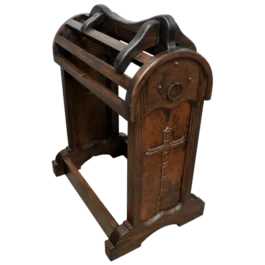 soporte-para-silla-de-montar-con-panel-frontal-de-cobre-martillado-con-cruz-colonial-espanola